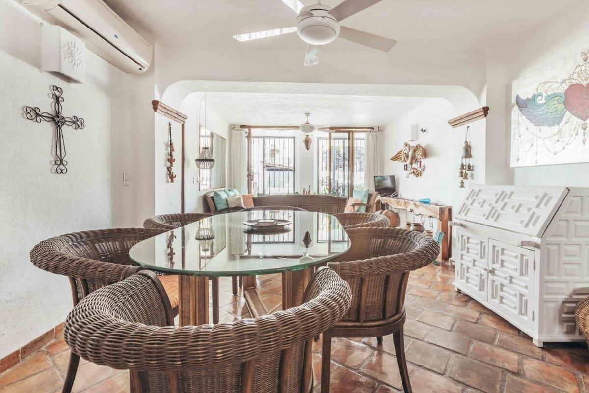Front Building 2br Condo-balcony-beach-pool Apartamento *
